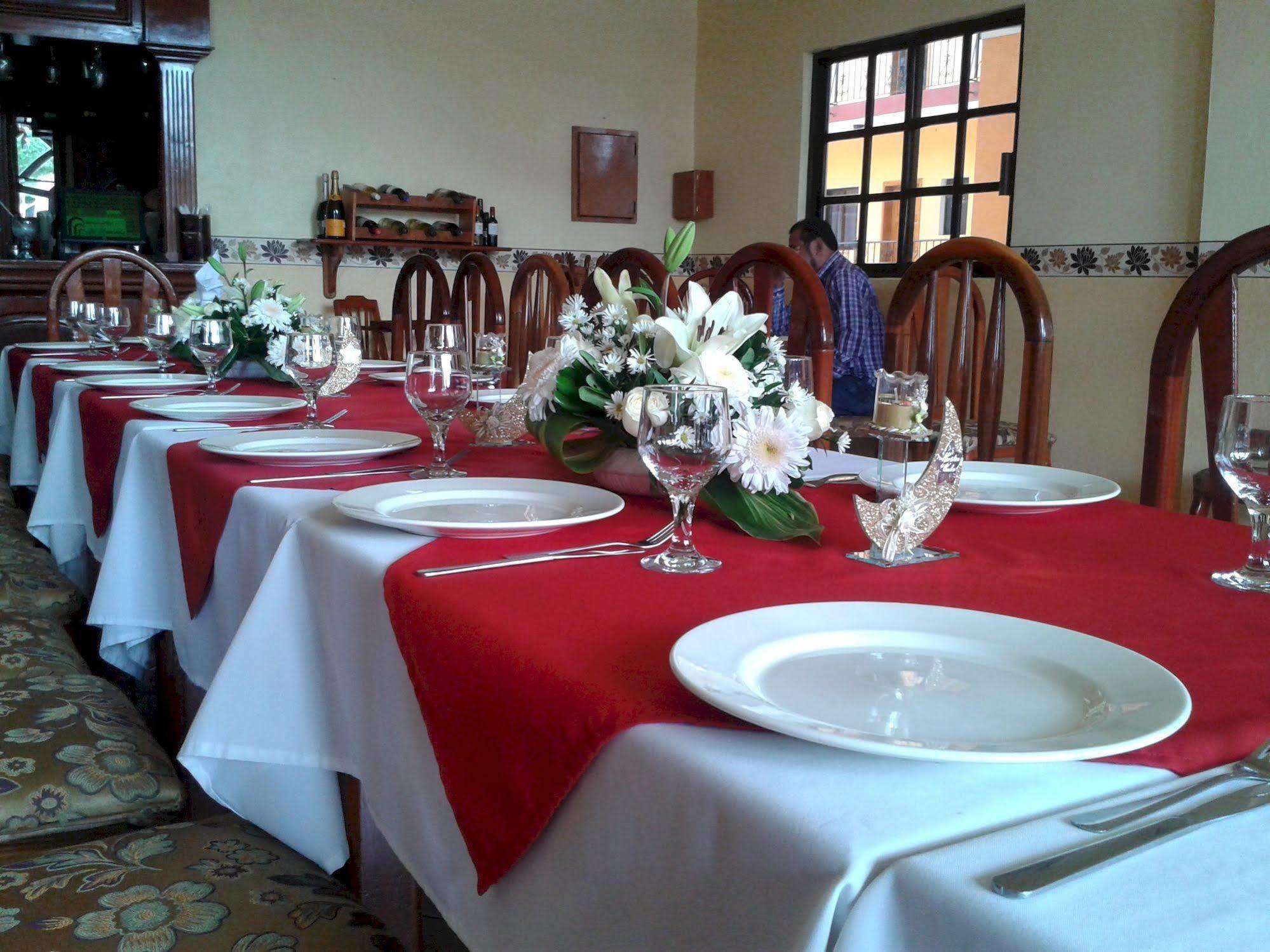 Hotel Arcos Del Parque Acayucan Eksteriør billede