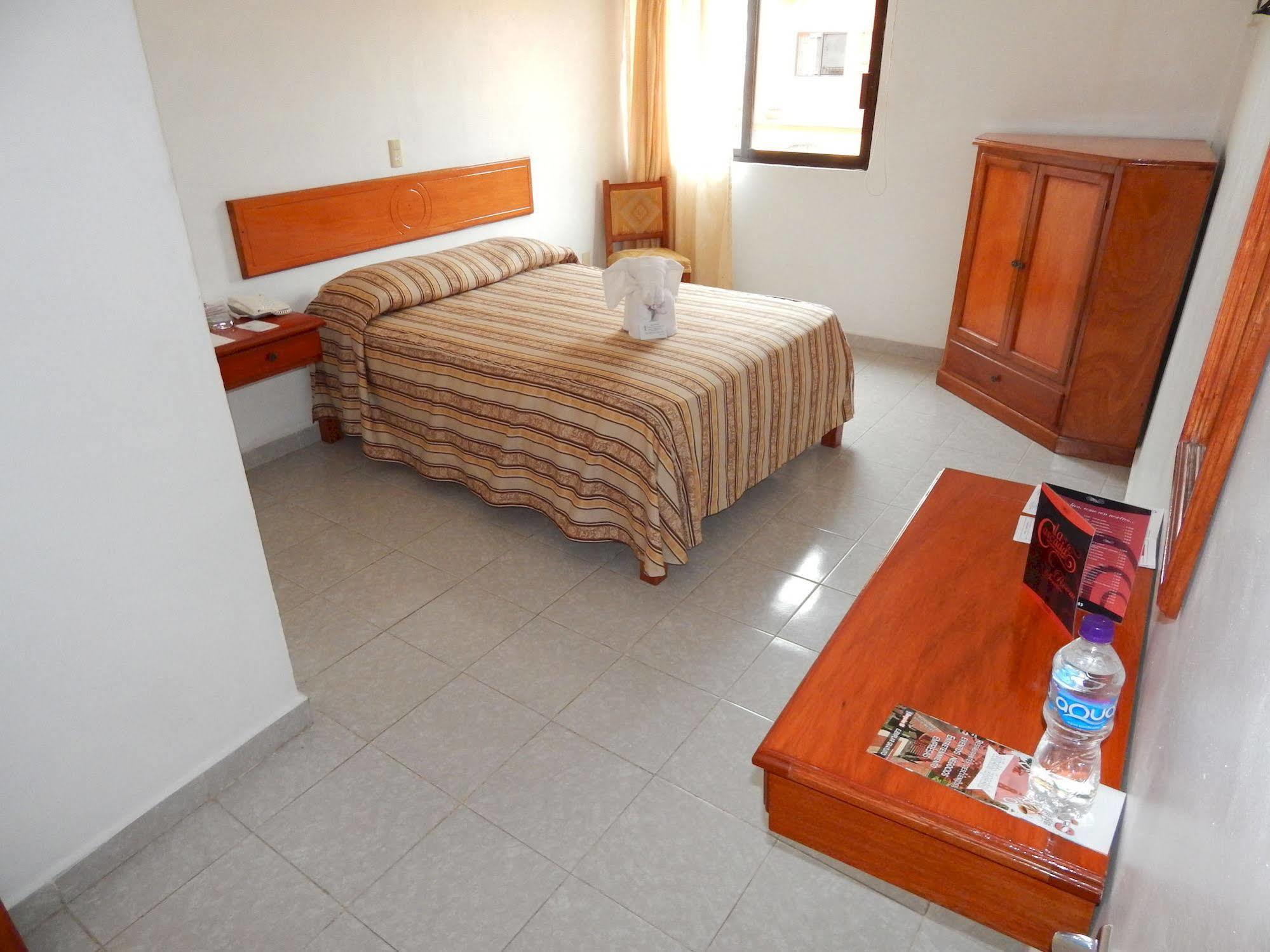 Hotel Arcos Del Parque Acayucan Eksteriør billede